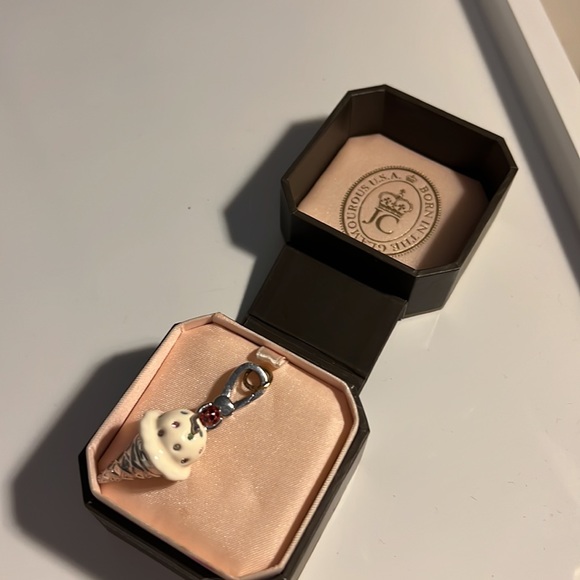 Juicy couture charm. - Picture 6 of 7